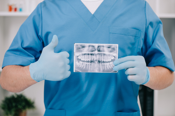 Orthodontiste Paris - Traitement d'orthodontie pour chevauchement dentaire
